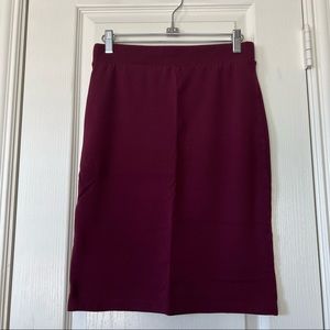 Banana Republic Maroon Pencil Skirt 🔴